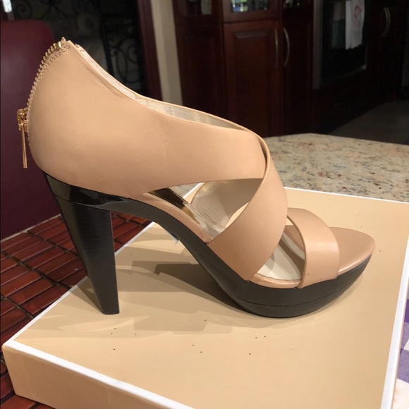 Michael kors heels - Picture 4 of 5